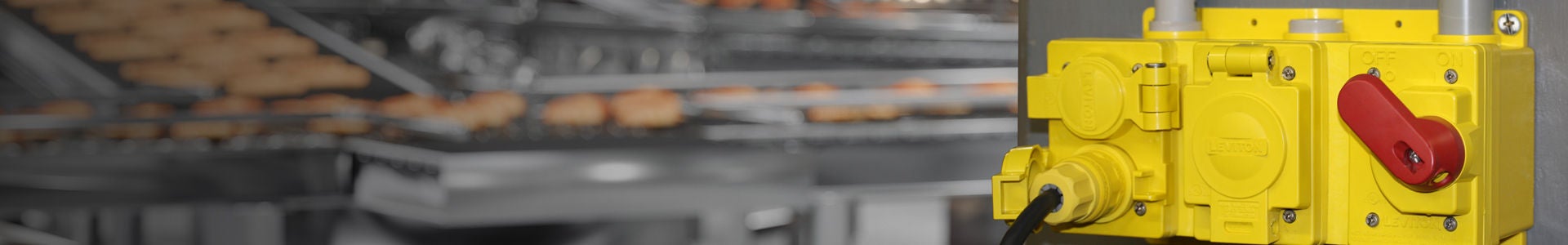 Caja FDde 3 elementos con cubiertas en una configuración de fábrica